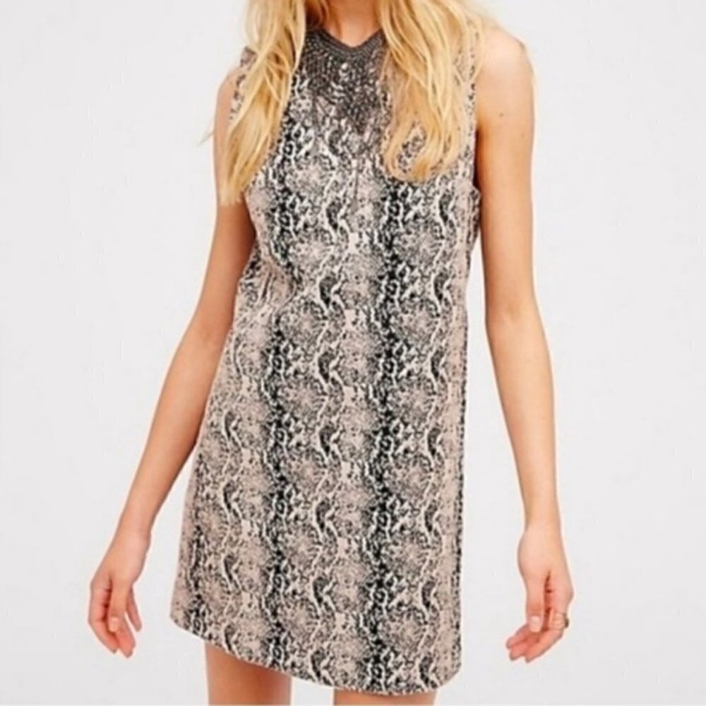 Free People Women's Size 0 Alice Snakeskin Print A-Line Dress Beige Black Snap
